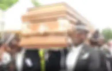 Viral Video Pembawa Peti Jenazah Sambil Menari di Ghana, Pesta Pora Kematian Ini Bahkan Bisa Habiskan Biaya Ratusan Juta