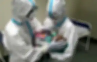 Kisah Heroik 4 Perawat yang Bergantian Merawat Bayi Berusia 3 Bulan Setelah Keluarga Sang Bayi Terinfeksi Corona