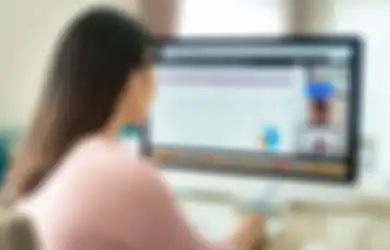 Agar Tidak Stress Bekerja di Rumah, Inilah Tips Ubah Rumah Jadi Tempat Kerja Ala Marie Kondo, Komuniksi dengan Orang Serumah Penting!