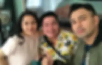 Kecipratan Nasib Mujur Bosnya Hingga Kini Jadi Tuan Tanah di Kampung, Intip Rumah Merry yang Terlihat Paling Megah di Antara Tetangganya, Kamar Mandi Asisten Raffi Ahmad Ini Sampai Curi Perhatian!