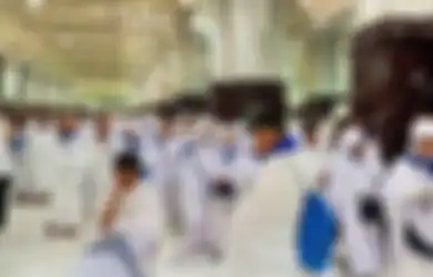 'Ini Panggilan Allah' Mulanya Tak Dapat Kuota Haji, Pasutri Ini Sujud Syukur Berangkat Ibadah Haji 2022 di Menit Terakhir Keberangkatan, Sempat Nolak Gegara Ini