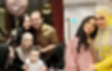 Pemain Sinetron Preman Pensiun ini Resmi Jadi Menantu Siti Nurhaliza, Kini Tinggal di Istana Mewah dengan Bioskop Pribadi di Dalamnya