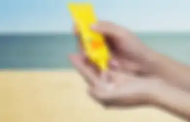 5 Bagian Tubuh Tak Terduga Ini Ternyata Wajib Diberi Sunscreen, Lho!