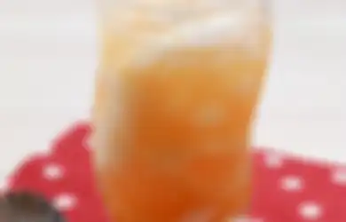 Difavoritkan Masyarakat Sebagai Minuman Teman Berbuka, Kesegaran Air Kelapa Ternyata Punya Banyak Manfaat untuk Tubuh Usai Puasa, Berikut Khasiatnya!