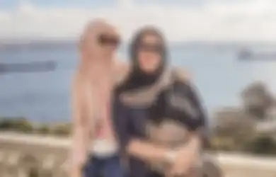 Tak Kalah Cantik dari Citra Kirana dan Erica Putri, Inilah Sosok Ibu Mertua Rezky Aditya yang Menawan, Gaya dan Wajahnya Awet Muda