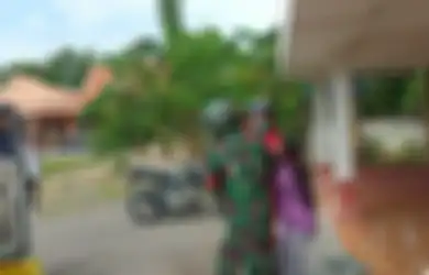 Tak Mau Dibawa ke RS, 1 Keluarga Menangis dan Berteriak Saat Dijemput Paksa TNI, 'Kami Sehat, Mati Itu Takdir Tuhan'