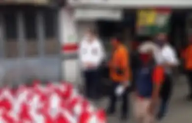 'Saya Harus Usaha Sendiri, Tuhan Kasih Saya 10 Jari untuk Berusaha' Kisah Seorang Ibu yang Menolak Diberi Bansos oleh Pemerintah