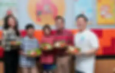 'Kami Minta Hak Kami', Artis Ini Diisukan Belum Bayar Gaji Karyawan hingga Ditagih Lewat Kolom Komentar Instagram, Adik Buka Suara