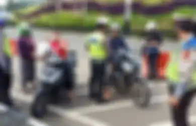 Ketat, Inilah Sanksi Bagi Pelanggar PSBB di Jakbar, Mulai Dari Menyapu Jalan Sampai Harus Bersihkan WC Umum