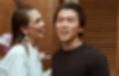 Sebelum Persunting Syahrini, Tetangga Luna Maya Bongkar Fakta Mengejutkan Sebut Sang Artis Sudah 2 Tahun Tinggal Bareng Reino Barack dan Sering Lakukan Hal Ini Berdua hingga Buat Pak RT Sungkan Negur Gegara Sikapnya