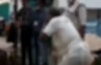 Pria 71 Tahun Dihukum Polisi karena Buka Warung Sayur di Saat Lockdown, Harus Lakukan Sit Up dan Lompat Jongkok Seperti Ayam Jago