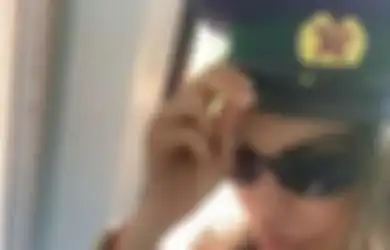 Sengaja Bikin Rusuh, Model Cantik Ini Pergi Korea Utara untuk Langgar Semua Aturan yang Berlaku di Sana, Ini yang Kemudian Terjadi kepadanya saat akan Meninggalnya Negeri Itu hingga Panik
