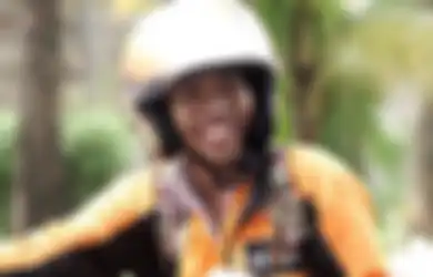 Karirnya Merosot Usai Tak Laku Lagi di Televisi, Dede Sunandar Sampai Rela Gadaikan HP Demi Bayar Hutang yang Menggunung, Sule Bereaksi: Minjem Buat Apa Sih Lu?