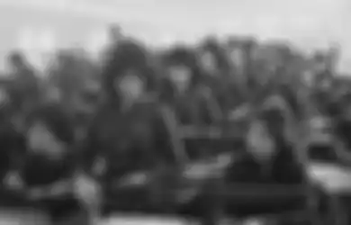 Dari Tentara Cantik Yunani anti-Nazi di Perang Dunia II Sampai Milisi Kurdi di Suriah yang Bikin ISIS Takut, Ini Dia Sederet Wanita Tangguh nan Cantik dalam Pertempuran