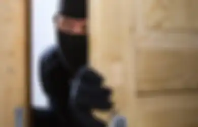 Video Viral Pria Berjaket Ojol Maling HP, Modus Pesan Banyak Makanan