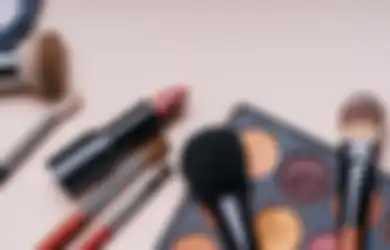 Ahli Kulit Peringatkan Orang-orang dalam Menggunakan Alat Make-up, Benda yang Sangat Dekat dengan Para Wanita Ini Disebut Berpotensi Jadi Sarana Penularan Virus Corona