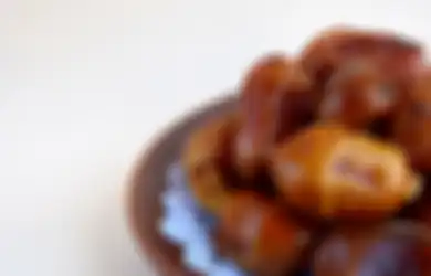 Jadi Pilihan Kudapan Saat Puasa, Ini 5 Manfaat Kurma Bagi Kesehatan!