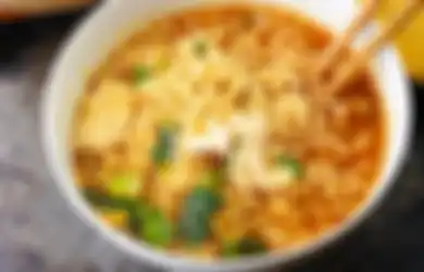 Sering Dibuang, Siapa Sangka Air Bekas Rebusan Mie Instan Punya Manfaat untuk Tanaman loh, Berikut Penjelasannya!
