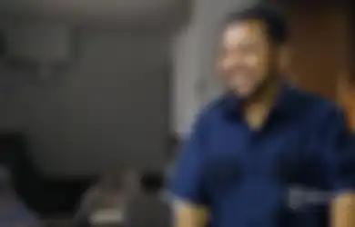 Tertangkap Kamera Saat Pelesiran Keluar Bui, Penampilan Baru Tukang Cuci Mobil Ini Bikin Syok Usai Garong Uang Negara Rp 2,3 Triliun