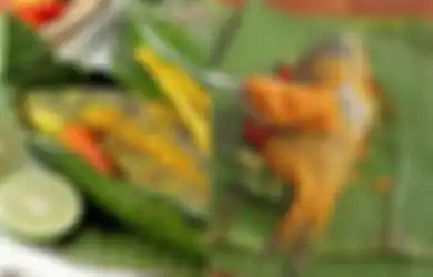 Begini Rupanya Rahasia Warung Sunda Bikin Pepes Ikan yang Tidak Mudah Hancur Walau Dimasak Lama, Ternyata Cuma Tambahkan Bumbu Rahasia Ini