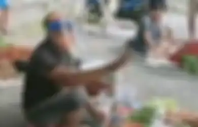 Kenakan Face Shield dan Masker, Bupati Bengkulu Ini Menyamar Sebagai Pedagang Sayuran, Ternyata Aksinya Tersebut Punya Maksud Ini