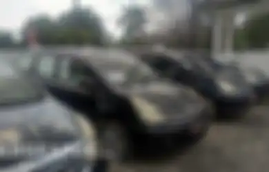 Pak Walikotanya Pun Kalah, Kadinas di Makassar Kuasai 10 Kendaraan Dinas hingga Berjejer di Halaman Rumahnya, Danny Pomanto Geram: Dulu Mobil yang Menjadi Hakku Diambil