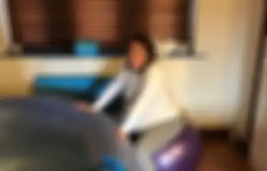Suaminya Berisiko Tinggi Covid-19, Ibu Muda ini Terpaksa Melahirkan di Ruang Tamu hanya Berbekal Paracetamol sebagai Pereda Sakit