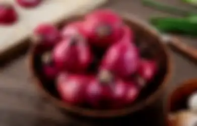 Manfaat Bawang Merah Buat Kecantikan. Bantu Kuatkan Rambut Rapuh, Lho!
