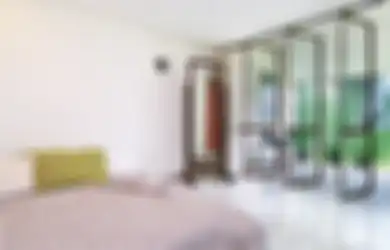 Bapak-bapak Wajib Coba Biar Rumah Makin Lapang dan Adem Tanpa AC, Ini Cara Mudah Masang Engsel Pivot yang Jarang Diketahui!