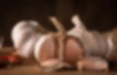 Keluhkan Sakit Luar Biasa, Pria Ini Iseng Letakkan Irisan Bawang Putih di Telinga dan Kaget dengan Perubahan yang Terjadi
