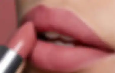 Wajib Punya! 3 Warna Lipstik Paling Ampuh Bikin Gigi Kita Lebih Putih!