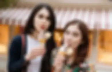 Bak Bumi dan Langit, Sandra Dewi Bergelimang Kemewahan Dinikahi Pengusaha Tajir, Sang Adik Malah Jadi Karyawan Demi Dapur Tetap Ngebul