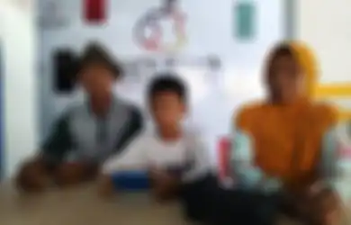 Terungkap Fakta Viralnya Pemulung yang Beli Ponsel dengan Uang Receh Sekarung, Pemilik Konter Kaget hingga Lakukan Hal Mulia Ini