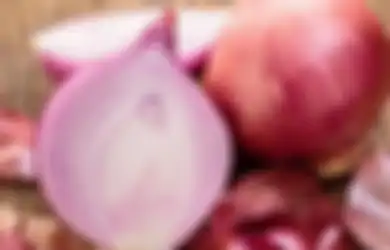 Iseng Gunakan Bawang Merah untuk Obati Pilek, Tak Disangka Wanita Ini Kaget Melihat Cairan Keluar dari Mulut dan Hidungnya