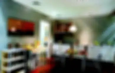 Ruang Makan Menyatu Pantry Cocok untuk Pasangan di Rumah Mungil