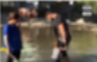 Viral Detik-Detik Satu Keluarga Berhasil Selamat dari Ledakan Bom yang Hanya Berjarak Beberapa Meter dari Tempat Mereka