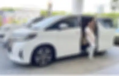 Baru Saja Gelar Syukuran Adiknya yang Sembuh dari Covid-19, Via Vallen Bagikan Video Mobil Mewahnya Dibakar Orang, Tapi Sang Pedangdut Malah Panik Sama Nasib Makhluk Kesayangannya Ini 