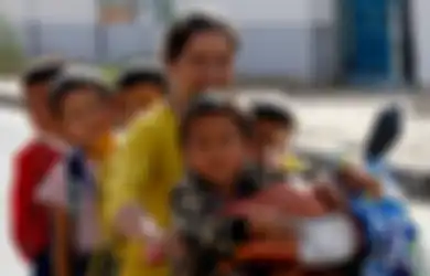 Orangtuanya Dipaksa Ikut 'Pendidikan Ulang' oleh Pemerintah Komunis China, 880.500 Anak Suku Uighur Terlantar, Termasuk Balita Satu Tahun