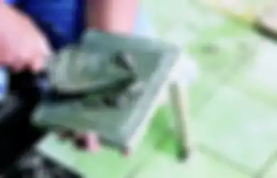 Lebih Praktis dengan Perekat Instan, Tanpa Harus Bongkar yang Lama