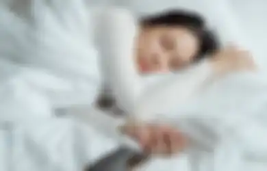 Kalau Masih Sayang Nyawa, Mulai Malam Nanti Jangan Lagi Taruh HP di Atas Kasur, Jika Tak Mau Sederet Bahaya Kesehatan Ini akan Mengintaimu