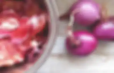 Nyesel Baru Tahu, Mulai Sekarang Jangan Buru-buru Buang Kulit Bawang Merah, Ternyata Bisa Bikin Tanaman Alami Perubahan Menakjubkan ini