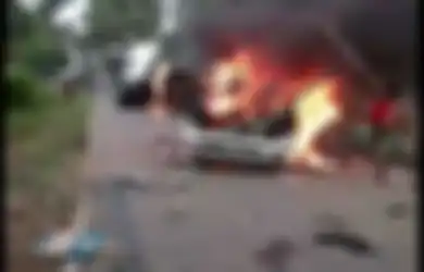 Awalnya Gagah Berani Bakar Mobil Hingga Lukai Polisi, Para Lelaki Kampung Ini Mendadak Menghilang Tanpa Ada Bekas, Kepala Desa Akhirnya Mengundurkan Diri