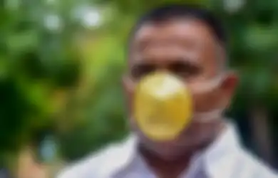 Lindungi Diri dari Covid-19, 'Sultan' Ini Habiskan Puluhan Juta Rupiah Buat Bikin Masker Emas