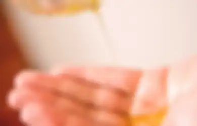 Anti Breakout! Coba DIY Cleansing Oil Untuk Kulit Berminyak & Berjerawat Ini!
