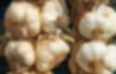 Harus Kerja Motret di Tengah Wabah Corona, Cobalah Taruh Bawang Putih di Bawah Telinga, Ternyata Ada Manfaat Luar Biasa yang Bisa Dirasakan