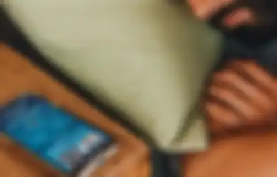 Segara Hentikan Kebiasaan Letakan Ponsel di Kasur Saat Tidur, Picu Penyakit Mengerikan Ini!