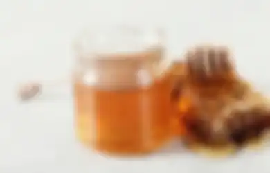 Jangan Sampai Salah Beli, Begini Cara Mudah Membedakan Madu Asli dan Madu Oplosan!