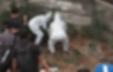Ada Luka Tusuk  di Leher dan Paha, Ibunda Editor Video Metro TV Beberkan Sikap Aneh Sang Anak Sebelum Ditemukan Tewas di Pinggir Jalan Tol