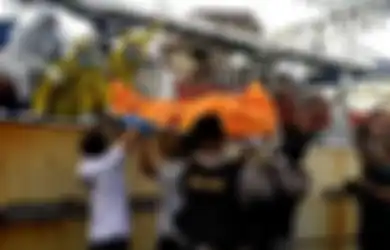 Setiap Hari Dianiaya dengan Tangan Kosong Hingga Besi, Temuan Jasad WNI di Freezer Kapal Tongkang Bendera China Buktikan Praktik Perdagangan Manusia Mengerikan di Kapal Itu