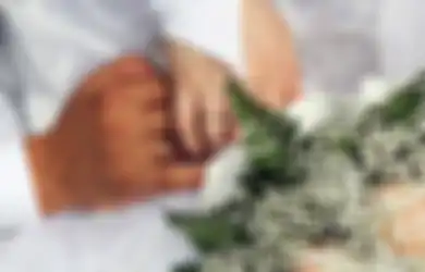 Tak Cuma Mobil Keluarga Mempelai Terguling Gegara Jalanan Mendadak Ambles, Perempuan Cantik Ini Alami Hal Tragis Sehabis 2 Hari Berturut-turut Jadi Pengiring Pengantin
